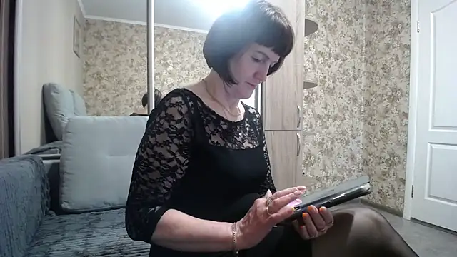 Hot-Tina live XXX chat