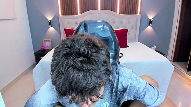 Tommy18__'s Live XXX Chat