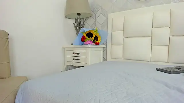 naia_cox live XXX chat