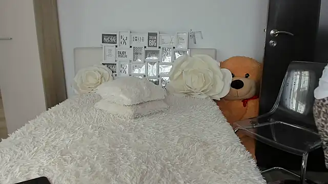 sweetemy4u's Webcam Show