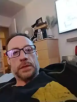 eldone82 Show in webcam