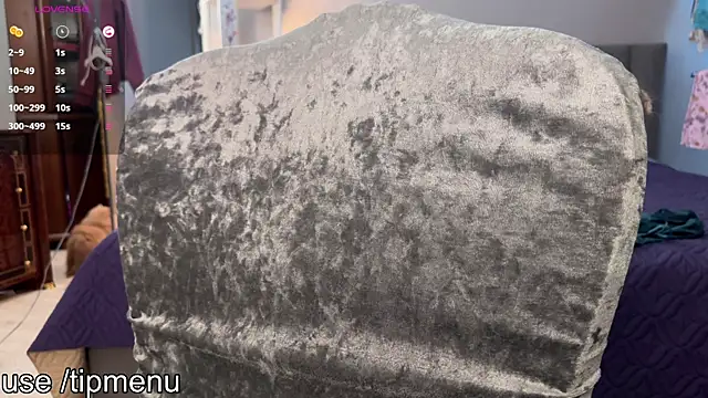 emily_is_here_ Adlı Modelin Canlı XXX Sohbeti