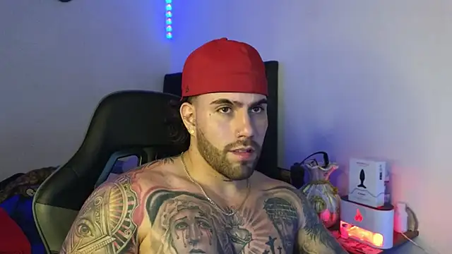 Ades_Lowe Webcam-Show