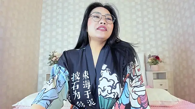 NatsumiHun's Live XXX Chat