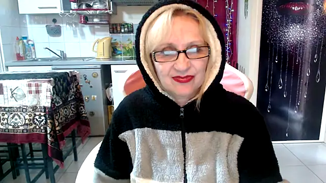 Ala-N-Dala Adlı Modelin Canlı XXX Sohbeti