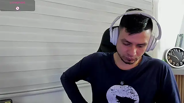 Rick_Adams Show in webcam