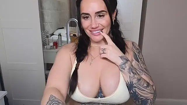 LibbyLoveHeartx Adlı Modelin Canlı XXX Sohbeti