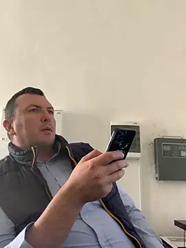 Mike8523's Live XXX Chat