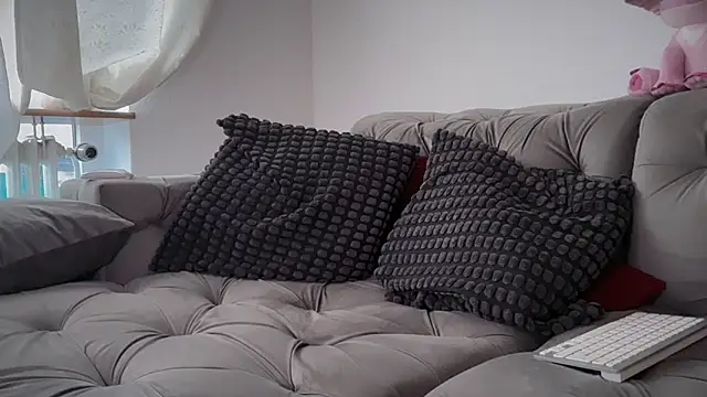 Pokazy przed kamerką – iam_valentinadoll