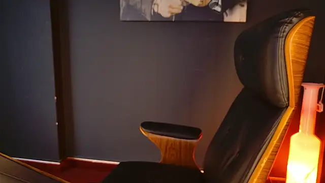 AngeloEric 即時 XXX 聊天