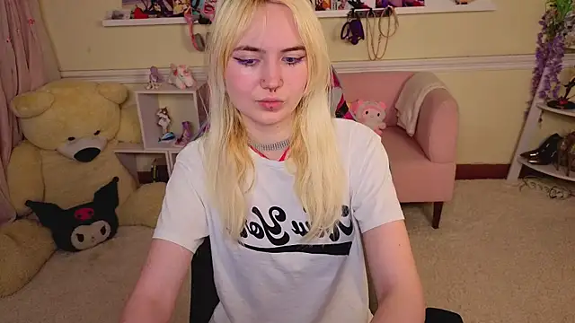 Iris_Ivory Adlı Modelin Canlı XXX Sohbeti