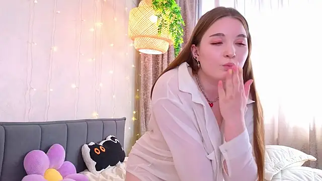 ConstanceHelms Chat XXX in diretta