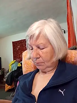 KlaudiaDarling's Webcam Show