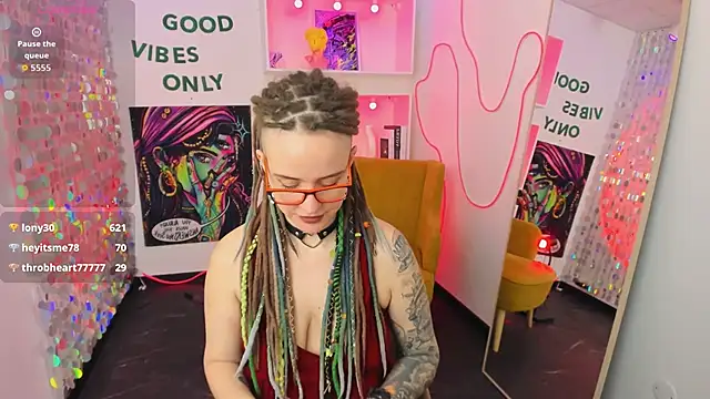 Czat XXX na żywo – LisaFoxy_y