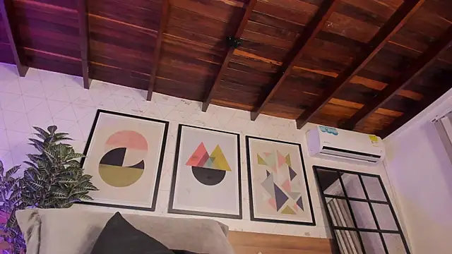 MiaKay1 live XXX chat