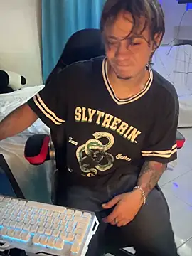 دردشة AngelLatinBoy الجنسية المباشرة