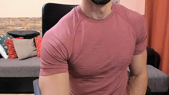 Živý XXX chat HotHunkTrainer