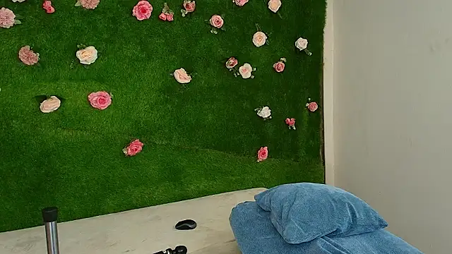 Huge_Titties_ Adlı Modelin Canlı XXX Sohbeti