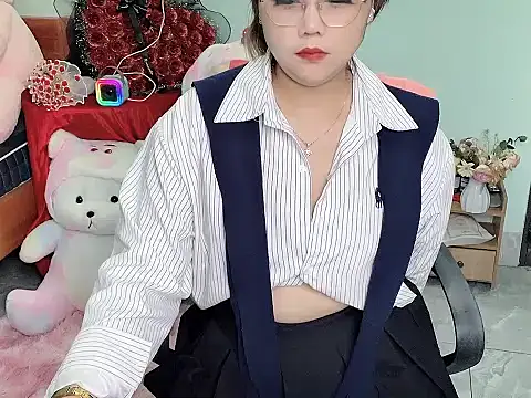 Nhanlu009 Adlı Modelin Canlı XXX Sohbeti