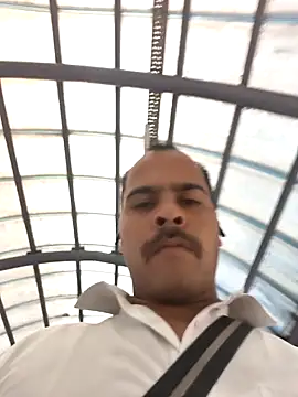 Vickyrajput009 élő XXX-chatje