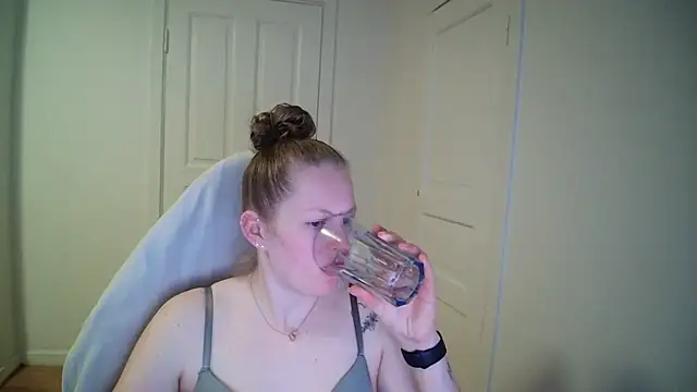 Girlnina-1995n Webbikameraesitys