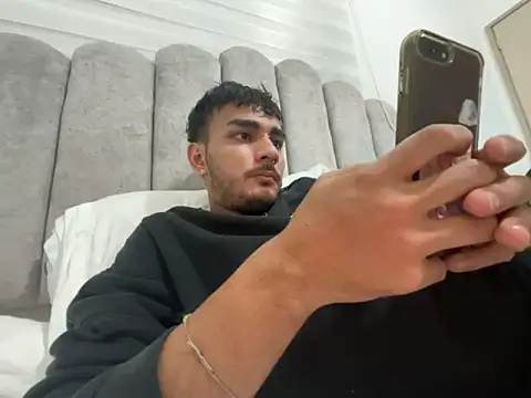 XXX chat uživo modela Velvet_man