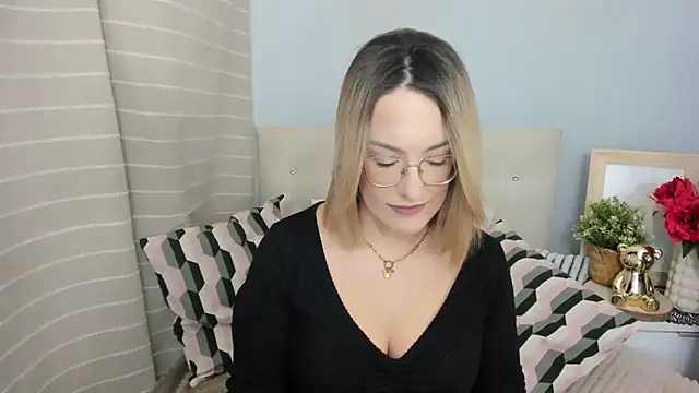 دردشة MollyFlowers الجنسية المباشرة