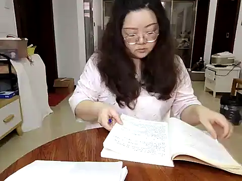 Chat XXX en directo de AngelwithEcup