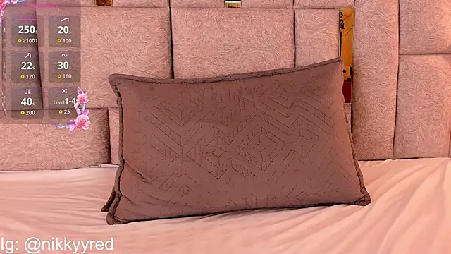 Nikky_Red_ Chat XXX live