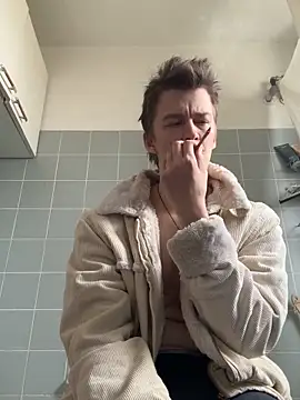 Toyjungee élő XXX-chatje