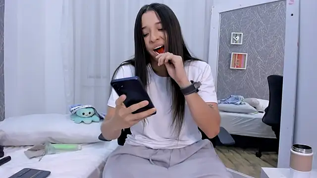 ViictoriiaSaenz's Live XXX Chat