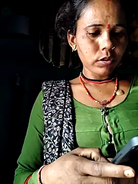 Pooja750 Webcam Show