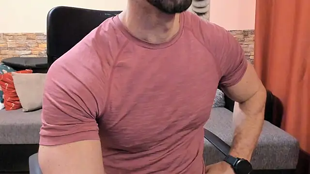 HotHunkTrainer's Webcam Show