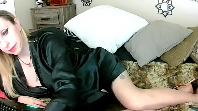 Lourdesnoir@xh Chat XXX in diretta