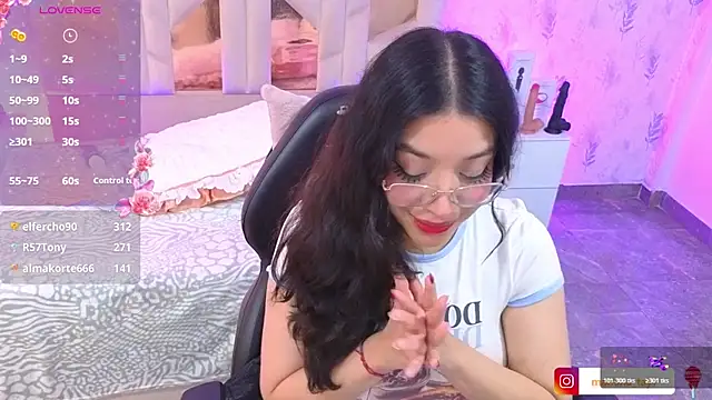 MARIANA_TAY1 élő XXX-chatje