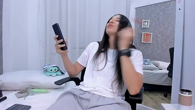 Živý XXX chat ViictoriiaSaenz