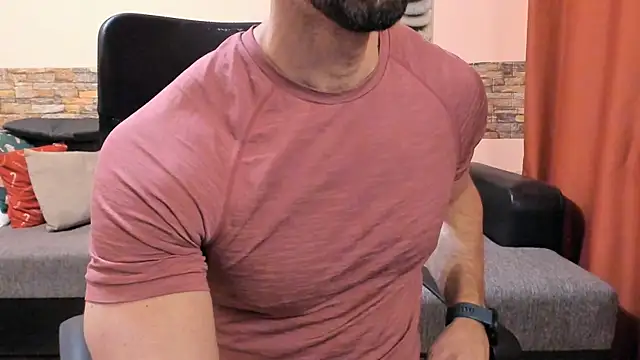 HotHunkTrainer's Live XXX Chat