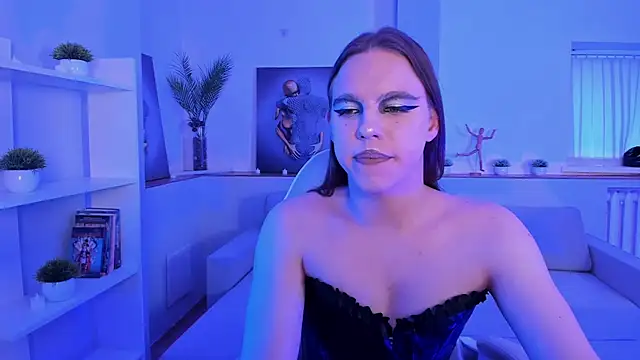 Madison_dolly Show in webcam