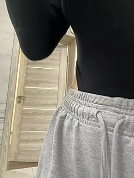 FlexboxDoll: вебкам-шоу