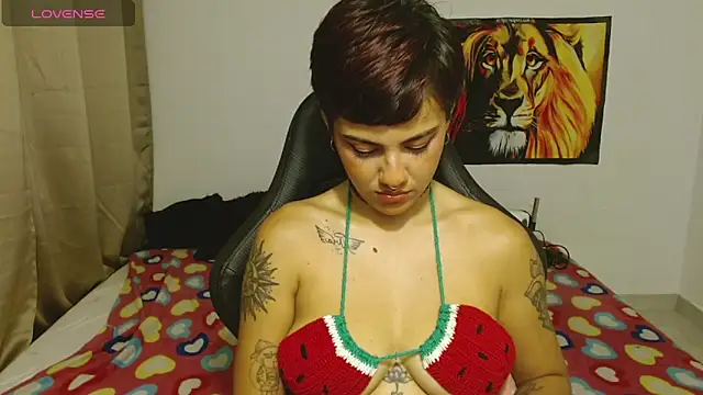 Živý XXX chat Divinejewel69