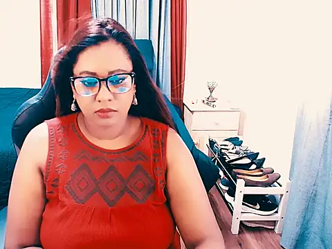 Pokazy przed kamerką – Indianlust69