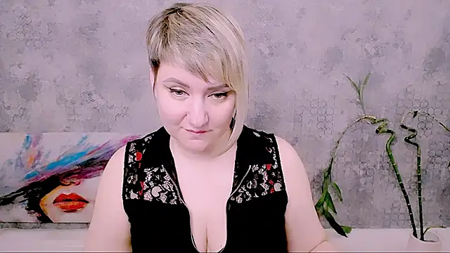 Djullia 라이브 XXX 채팅