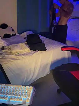 Živý XXX chat AngelLatinBoy