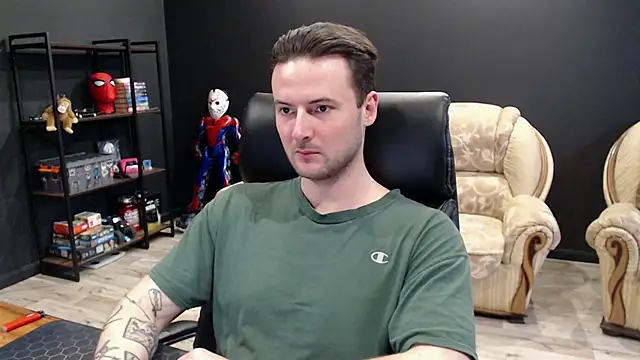 Show modela MihasikD na web-kameri