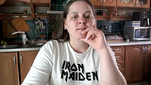 uliastar: онлайн-секс-чат