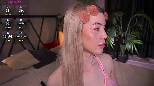 LindaThacker live XXX chat