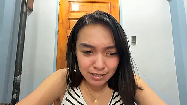 NoreenPierotti live XXX chat