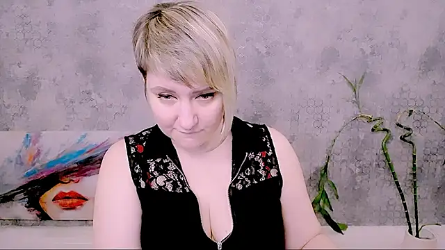 Djullia: онлайн-секс-чат