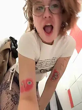 RinaCat Chat XXX live