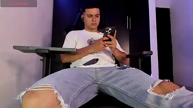 Liam_Mateo Adlı Modelin Canlı XXX Sohbeti